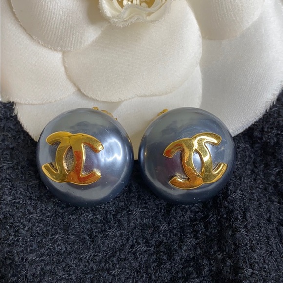 CHANEL Jewelry - CHANEL Signed Gray Pearl Double C Earrings